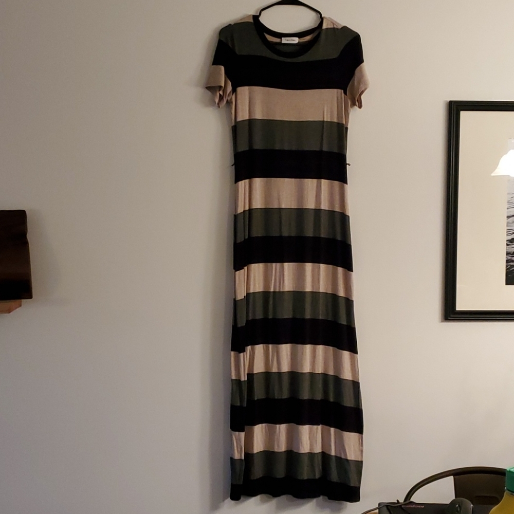 Womens short sleeve maxi dress